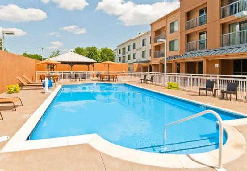 Hotel Courtyard Memphis East/Bill Morris Parkway Zewnętrze zdjęcie