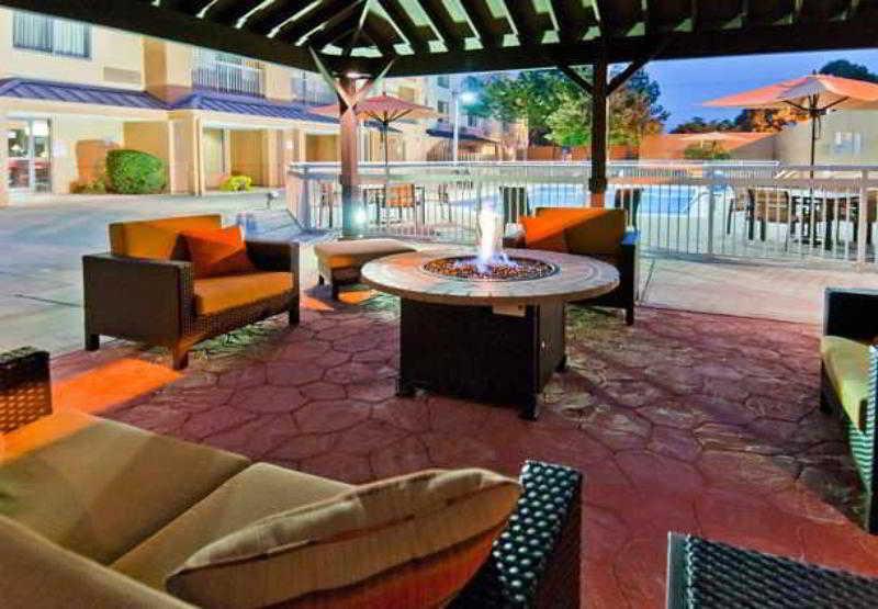 Hotel Courtyard Memphis East/Bill Morris Parkway Zewnętrze zdjęcie