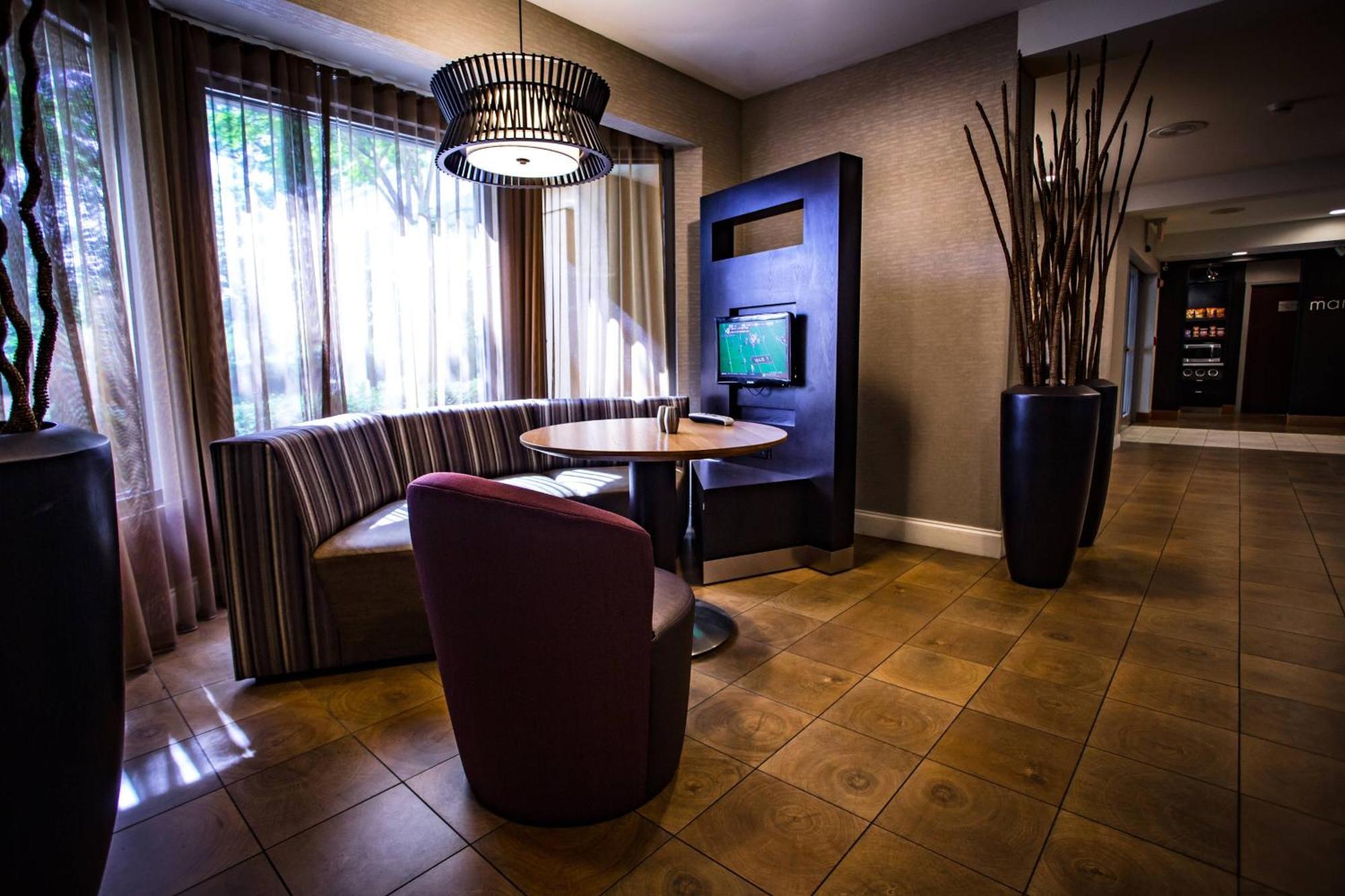 Hotel Courtyard Memphis East/Bill Morris Parkway Zewnętrze zdjęcie