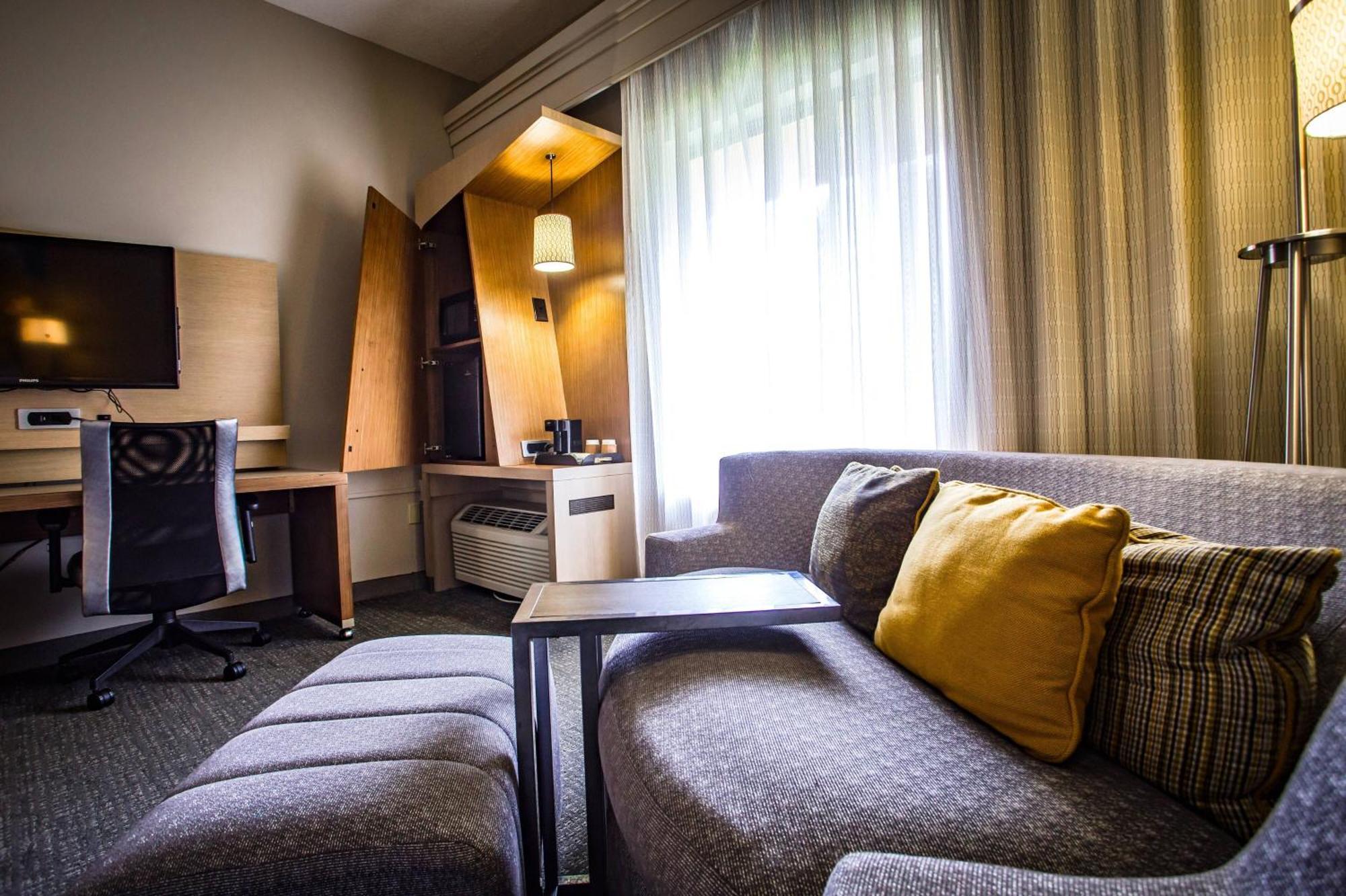 Hotel Courtyard Memphis East/Bill Morris Parkway Zewnętrze zdjęcie
